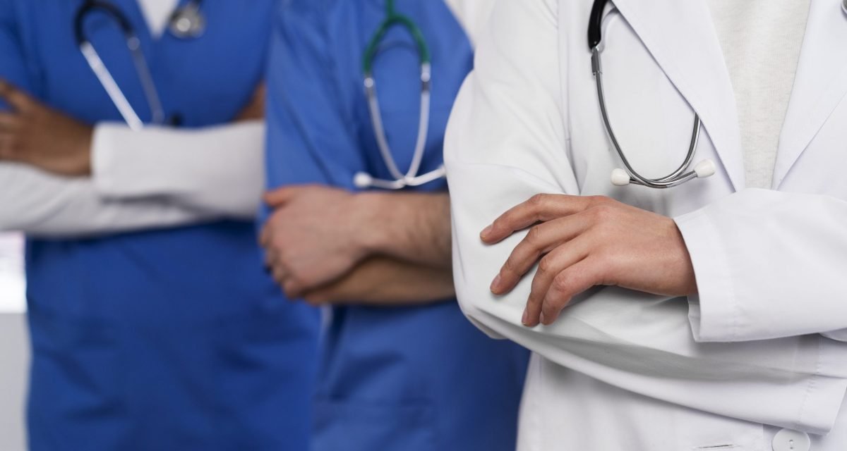 nurse-doctor-team-ready-work-day